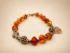 Różaniec bursztynowy na rękę